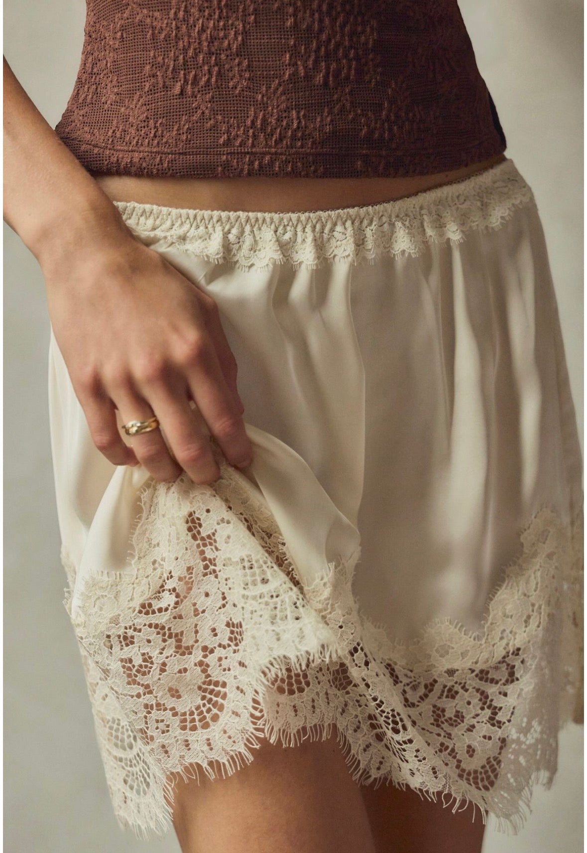 Meet In The Middle Half Slip